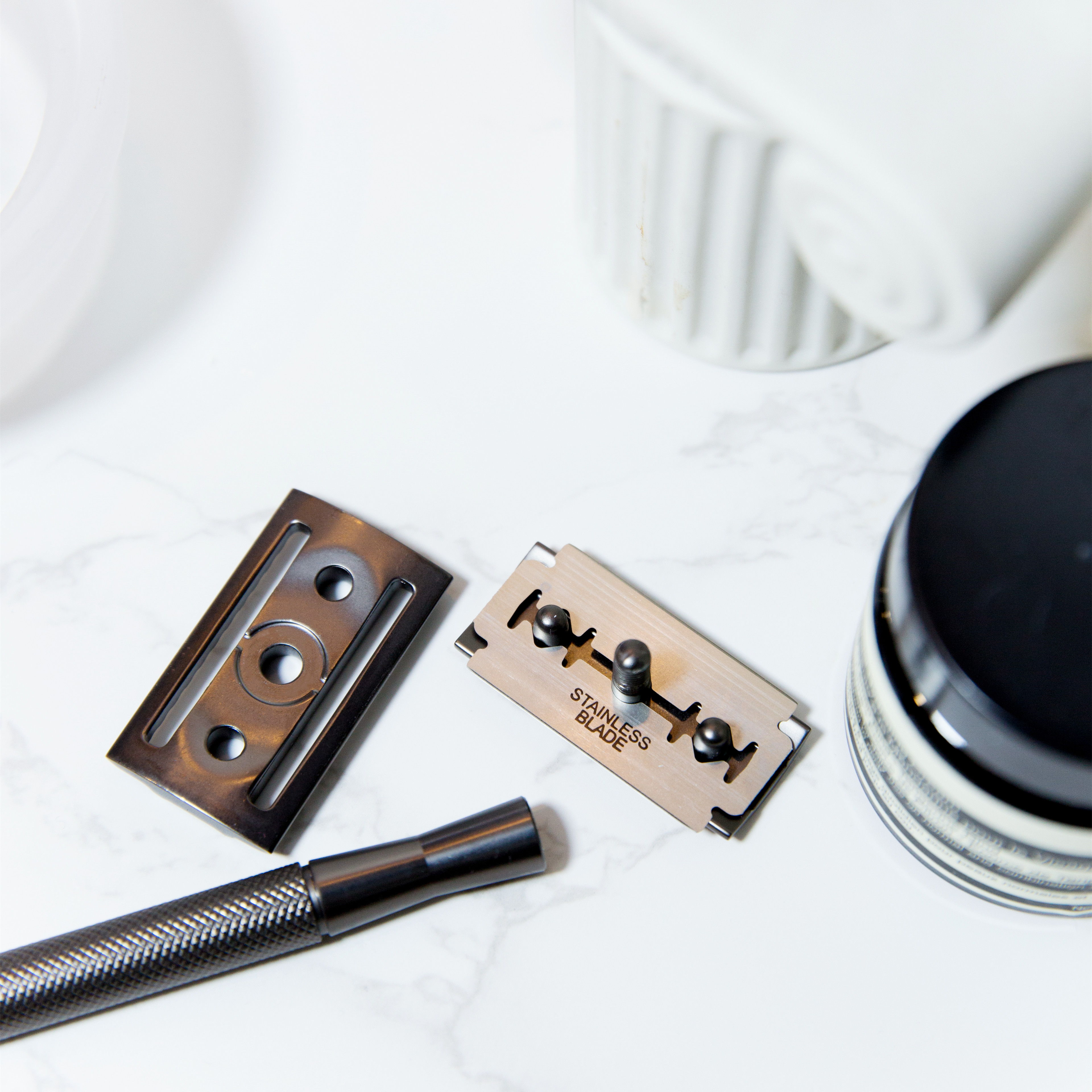 The ENMU BEAUTY copper safety razor has passed the EU ROHS test